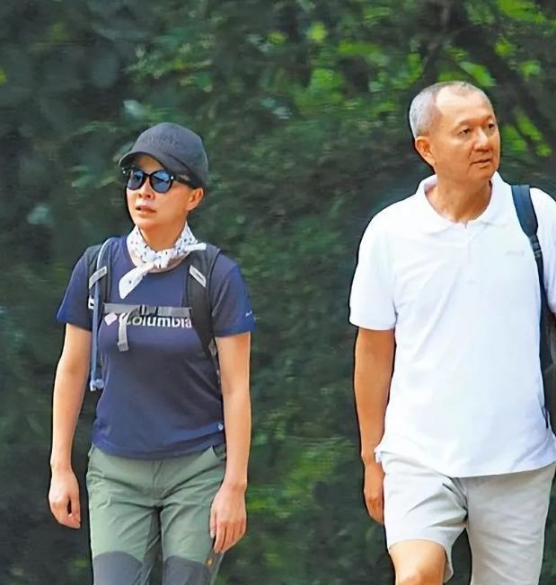 官方：大巴黎从摩纳哥签下阿克利乌什；据悉转会费5000万欧