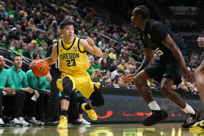 首轮3球，铃木唯人是历史第三位在德甲戴帽的日本球员