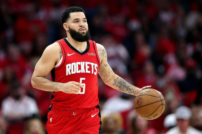 NBA时代双雄两种归宿：38岁库里一人一城，41岁詹姆斯四海逐梦
