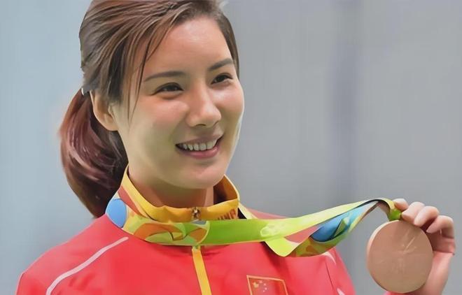 韩媒：13岁中国游泳天才太惊人，接连碾压夺金宣告新一代明星诞生