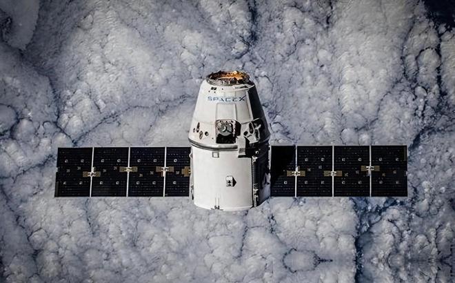 皇马两大巨星高下立判！1 亿王牌封神， 8000 万水货彻底被弃