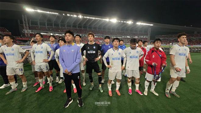 牛逼！拿到了！尼克斯总冠军！27投砸出45分！文班亚马垫脚布伦森...