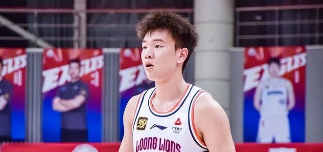 意外！郑智刚复出指挥比赛青岛西海岸就输给对手，近14轮首败