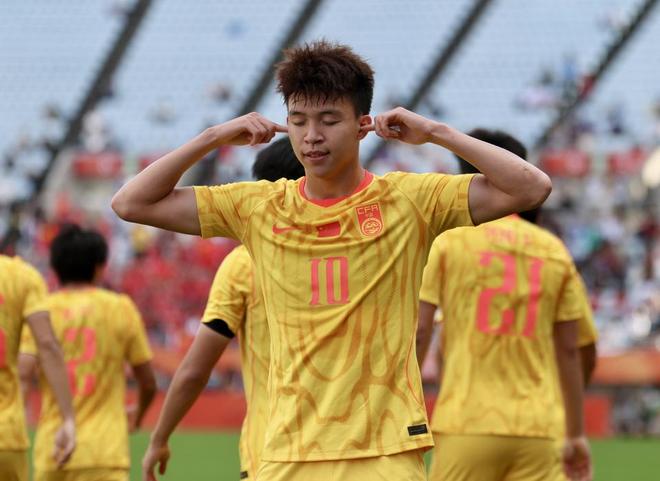 赛场为国征战 回乡挺身而出