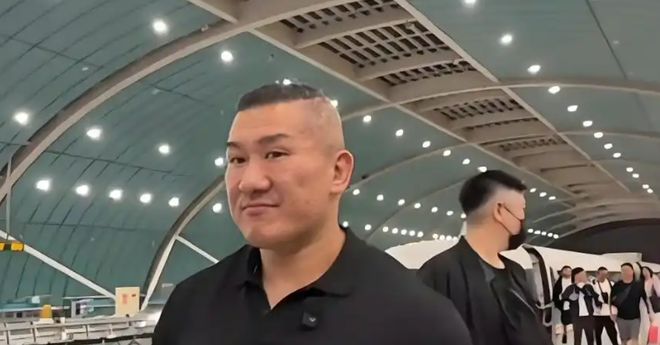网传烟草行业进入艰难时刻,难道他们也要裁员,评论区炸锅…