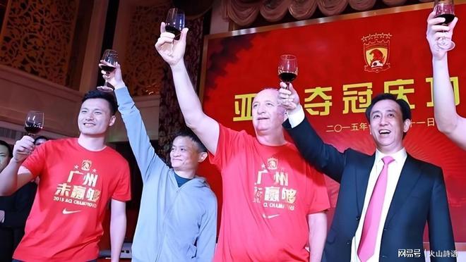 不惧巫师!32岁凯恩狮子甩头:本届第3球 世界杯11球加冕队史射手王