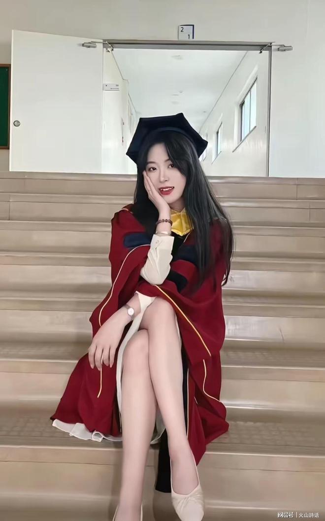 俄罗斯真被打疼了，圣彼得堡被炸得一片通红，俄罗斯高官称，俄罗斯应该把数据中心建在深达300米的废弃煤矿中！