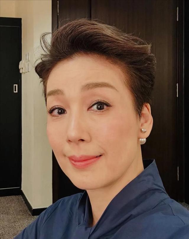 奖金345万！中国女网28岁双打新王牌崛起：进决赛冲冠激动洒泪